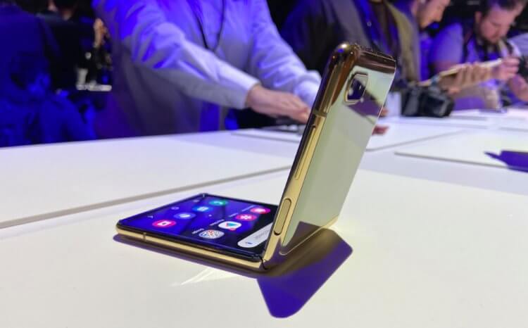What I think of Samsung's foldable Galaxy Z Flip