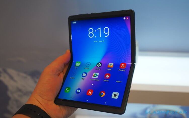 The Chinese presented a cheap copy of the Galaxy Fold