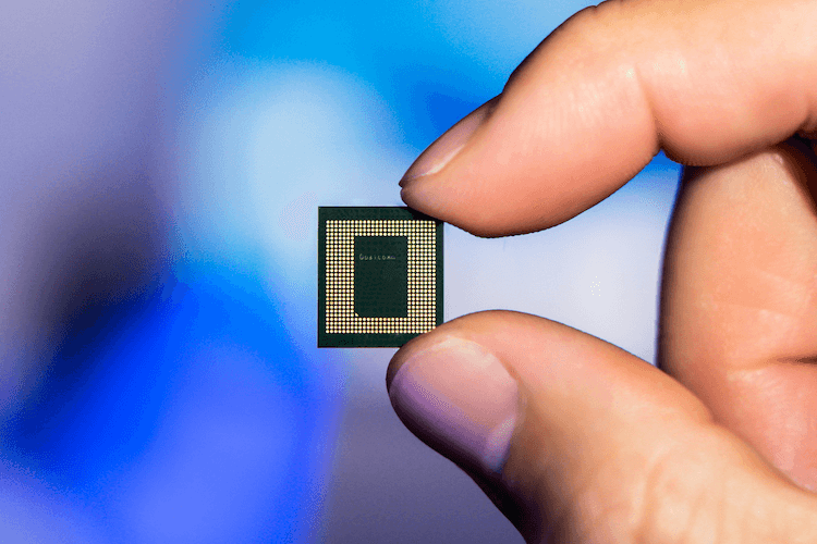 The companies are already preparing to release a 5nm processor.  ZTE will win more than others