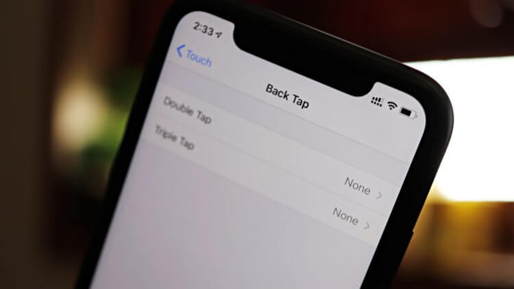 MIUI 12 will allow you to control smartphones Xiaomi by touching the back cover