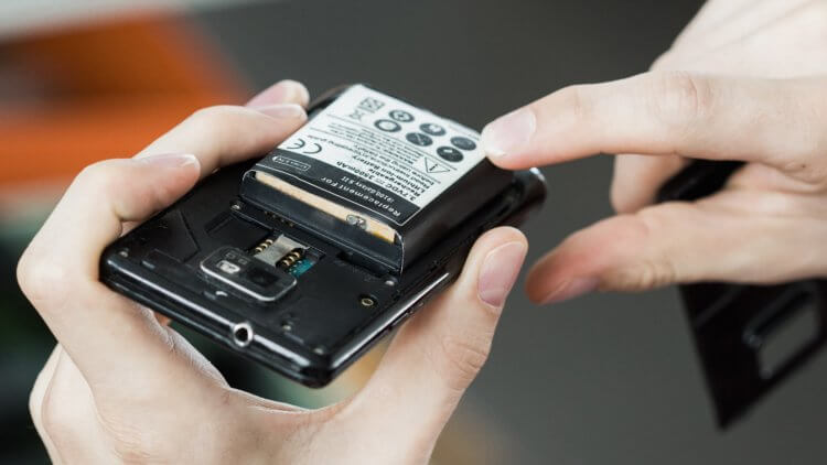 We need smartphones with removable batteries