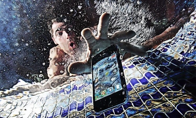 Why you can't wet even a water-proof phone