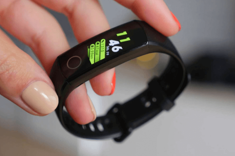 Why I'd rather buy a fitness bracelet instead of a smartwatch