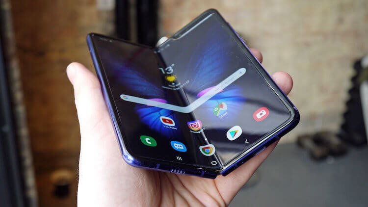 Why I believe in foldable smartphones but don't want to buy them