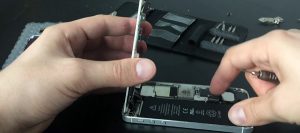 Removing the phone cover 