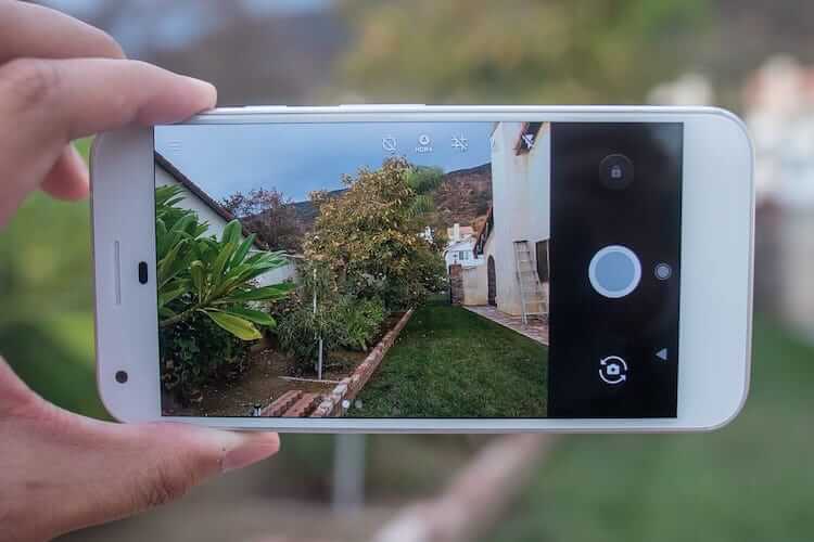 In Android 11 Google will take away the freedom to use the camera from users